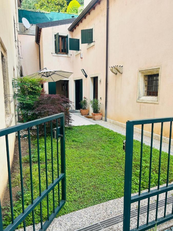 Vittoria Verona Bagian luar foto