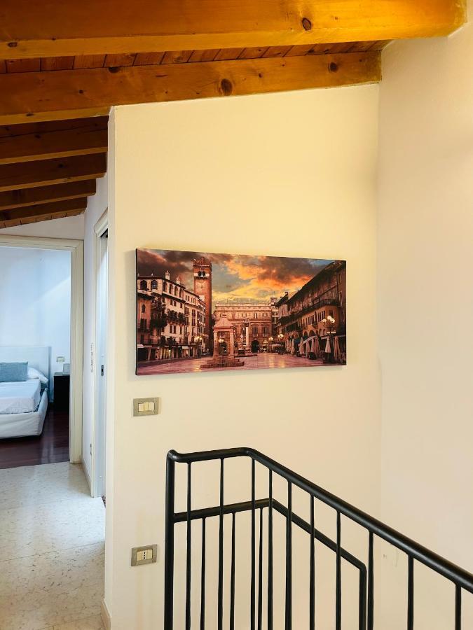 Vittoria Verona Bagian luar foto